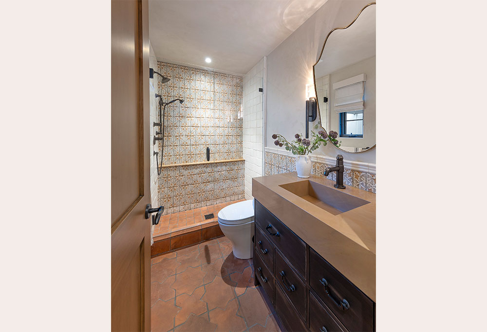 Janice Peters Distinctive Decor Bathroom
