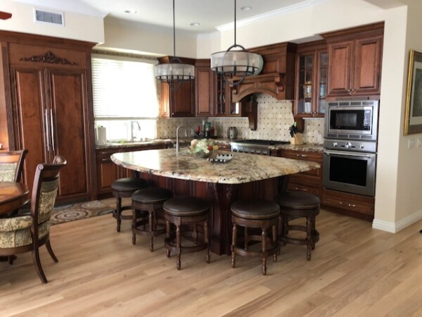 Coastal Kitchens & Designs</br><a href="https://coastal-kitchens.com/" target="_blank" rel="noopener noreferrer">Website</a>